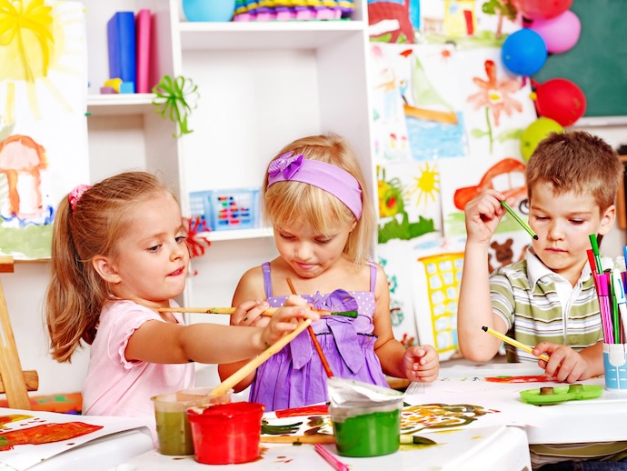 kids doing creative crafts
