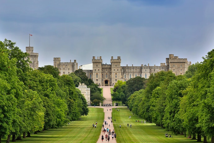 wide shot of Windsor Castle during day
