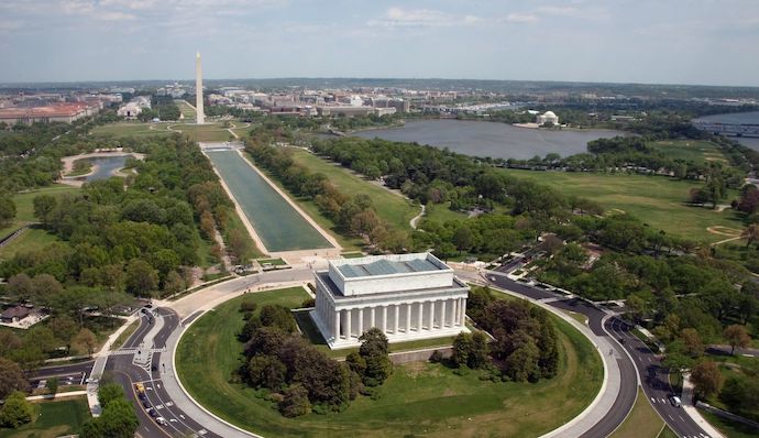 Tour the National Mall & Lincoln Memorial