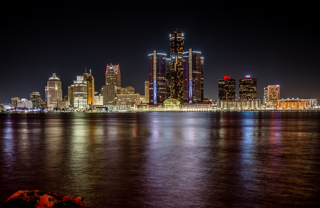 Detroit skyline and waterfront showcasing family attractions