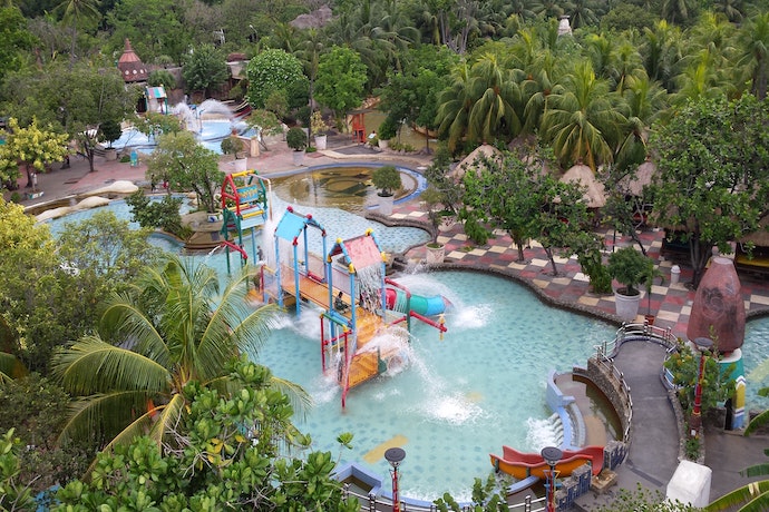 a splash fun center