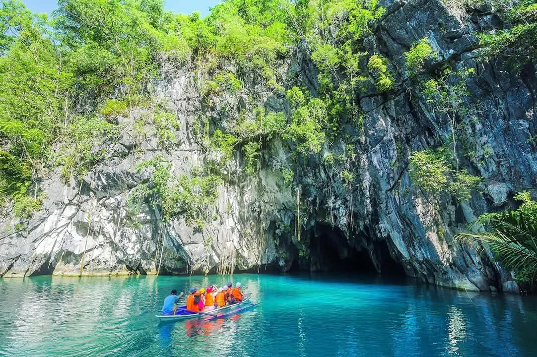 canoeing in Phillipines
