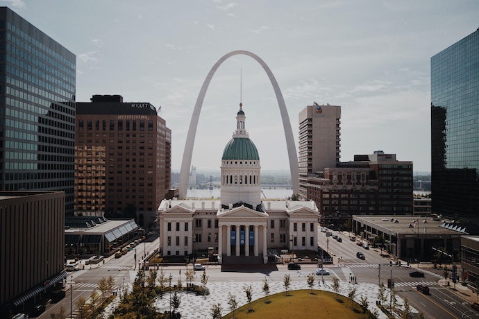 The Saint Louis Arch, from afar