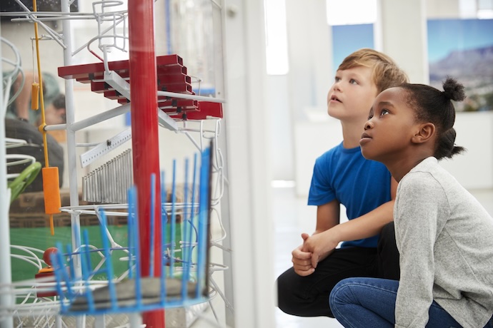 kids play at museum