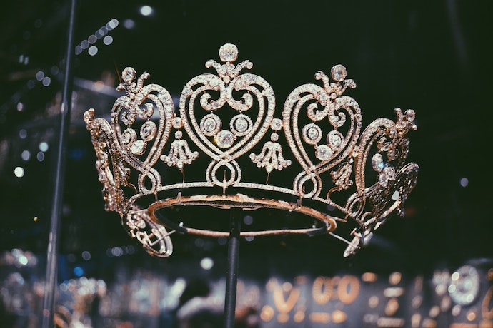 a crown at the V and A museum