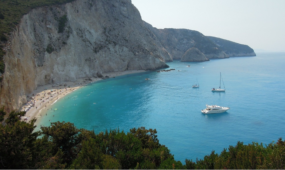 https://pixabay.com/photos/lefkada-town-beach-katciki-92110/