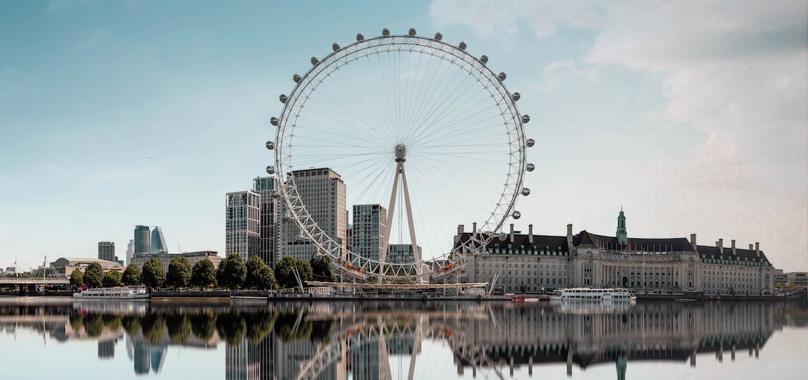 london eye sunny sky family days out london eye facts