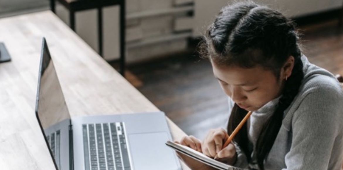 kids working on schoolwork
