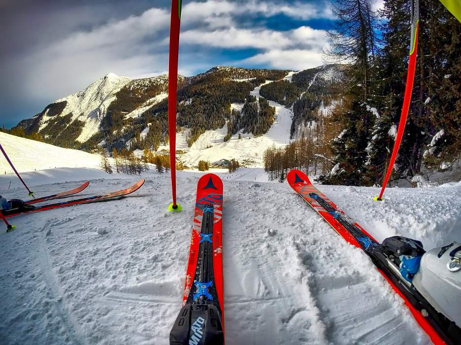 skis-ski-slope-sports-winter-snow