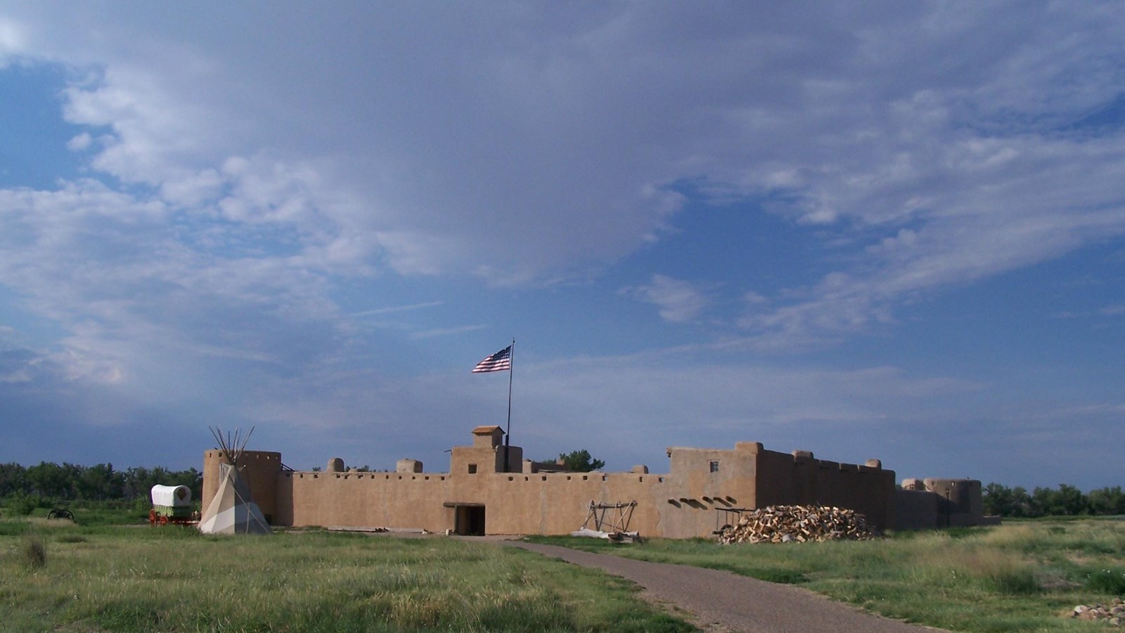 bents-old-fort-outside
