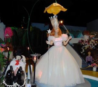 Dorothys House Land of Oz