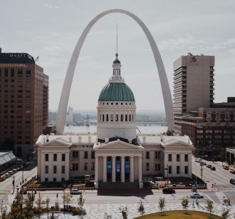 st louis missouri gateway arch skyline capitol building