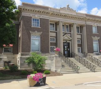 Streator Public Library