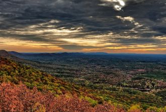 skyline from mountains in alabama at sunset family days out