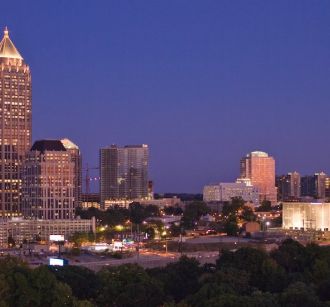 atlanta georgia skyline night family days out atlanta city guide skyscrapers