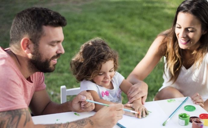 A family paints together