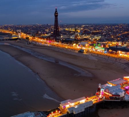 blackpool water family days out blackpool city guide blackpool pier night time