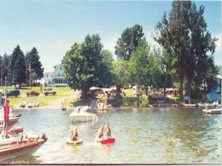 Holiday harbor resort