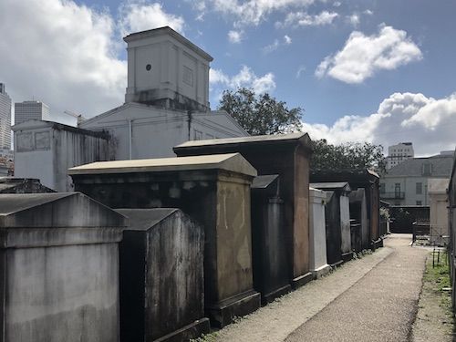 st louis cemetery no 1 new orleans maria laveau tomb