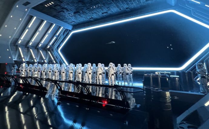 star wars galaxy's edge walt disney world disney stormtroopers