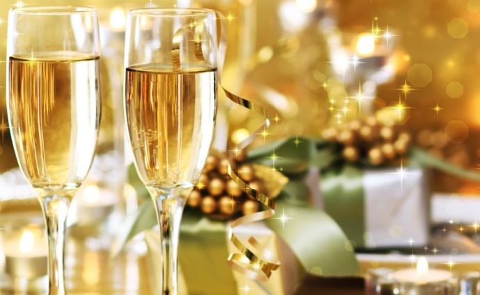 new year resolution champagne glasses family tradition family days out blog