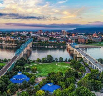 chattanooga city guide skyline with river and bridge tennessee