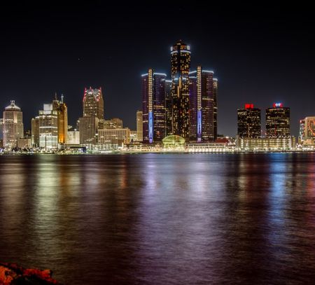 Detroit skyline and waterfront showcasing family attractions