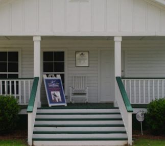 hank aaron childhood home birthplace mobile alabam